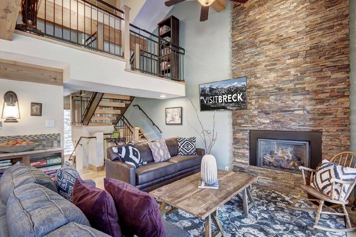 Living room with sleeper sofa - 4 O'Clock Lodge D26 Breckenridge Vacation Rental Living room with sleeper sofa - 4 O'Clock Lodge D26 Breckenridge Vacation Rental