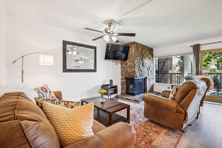 Living Room - Mountain Meadows 203 - Frisco Vacation Rental Living Room - Mountain Meadows 203 - Frisco Vacation Rental