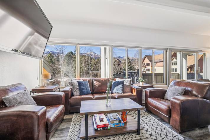Living Room - Lift Condo 301A - Breckenridge Vacation Rental Living Room - Lift Condo 301A - Breckenridge Vacation Rental