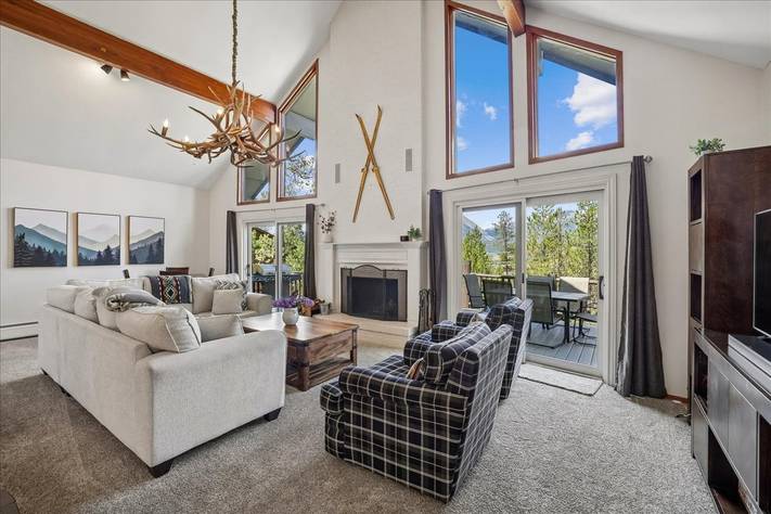 Living Area - Tenderfoot Basecamp - Dillon Vacation Rental Living Area - Tenderfoot Basecamp - Dillon Vacation Rental
