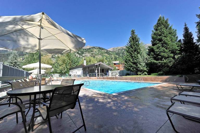 Sundance Swim and Tennis Club