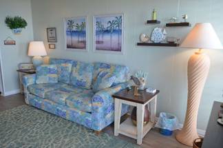 Sleeper Sofa (Unit accommodates 6.) Sleeper Sofa (Unit accommodates 6.)