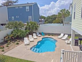 Great pool and Lounging area. Great pool and Lounging area.