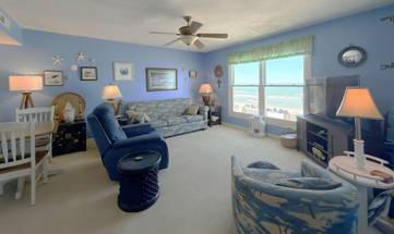 Sleeper Sofa (sleeps 8) Sleeper Sofa (sleeps 8)