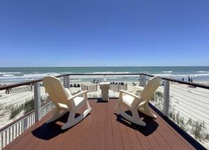 Feel the ocean breeze. Steps from the sand! Feel the ocean breeze. Steps from the sand!