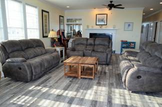 Plenty of seating to kick back & relax! Plenty of seating to kick back & relax!