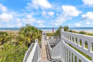 Steps away from the sand & surf! Steps away from the sand & surf!