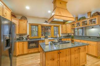 Large Kitchen Large Kitchen