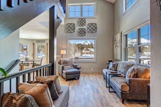 Living Area - Creekside Escape - Breckenridge Vacation Rental Living Area - Creekside Escape - Breckenridge Vacation Rental
