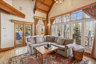 Living Area - Endless Trails Cabin - Silverthorne Vacation Rental Living Area - Endless Trails Cabin - Silverthorne Vacation Rental