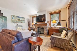 Living Area - Main Street Junction 28 - Breckenridge Vacation Rental Living Area - Main Street Junction 28 - Breckenridge Vacation Rental