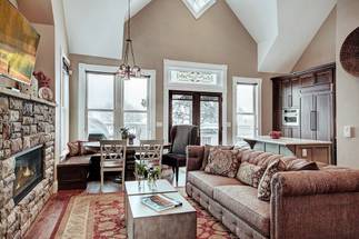 Living Area - Ridge Street Lookout - Breckenridge Vacation Rental Living Area - Ridge Street Lookout - Breckenridge Vacation Rental