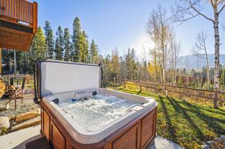 Hot Tub - Silver Circle Lodge - Breckenridge Vacation Rental Hot Tub - Silver Circle Lodge - Breckenridge Vacation Rental