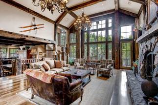 Living Area - Ski Bridge Lodge - Breckenridge Vacation Rental Living Area - Ski Bridge Lodge - Breckenridge Vacation Rental