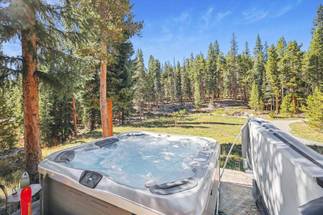 Hot Tub - Summit Solitude Estate - Breckenridge Vacation Rental Hot Tub - Summit Solitude Estate - Breckenridge Vacation Rental