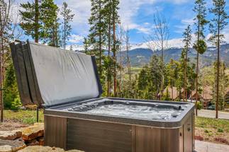Hot Tub, The Crowne Summit, Breckenridge Vacation Rental Hot Tub, The Crowne Summit, Breckenridge Vacation Rental