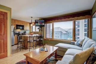 Living Area, Village at Breckenridge Peak 9 Inn, Liftside 403, Breckenridge Vacation Rental Living Area, Village at Breckenridge Peak 9 Inn, Liftside 403, Breckenridge Vacation Rental