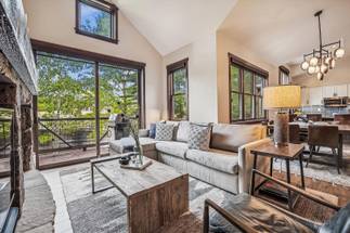 Living Room - Main Street Junction 29 - Breckenridge Vacation Rental Living Room - Main Street Junction 29 - Breckenridge Vacation Rental