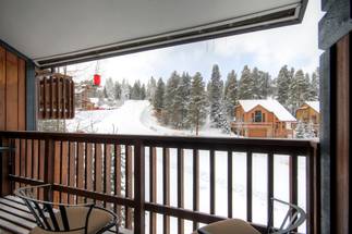 Watch skiers on the slopes from the private deck - 4 O'Clock Lodge D26 Breckenridge Vacation Rental Watch skiers on the slopes from the private deck - 4 O'Clock Lodge D26 Breckenridge Vacation Rental