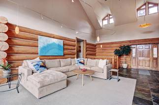 The large sectional sofa allows space for everyone in the spacious living room - 10 Southface -Breckenridge Vacation Rental The large sectional sofa allows space for everyone in the spacious living room - 10 Southface -Breckenridge Vacation Rental