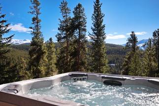 Soak away the cares of the day or sore muscles from the day's activities - 10 Southface Breckenridge Vacation Rental Soak away the cares of the day or sore muscles from the day's activities - 10 Southface Breckenridge Vacation Rental
