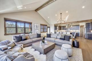 Living Area - Cocoa Cabin Breckenridge Vacation Rental Living Area - Cocoa Cabin Breckenridge Vacation Rental