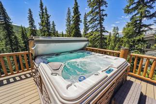 Hot Tub - Goldenview Lodge - Breckenridge Vacation Rental Hot Tub - Goldenview Lodge - Breckenridge Vacation Rental