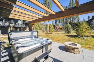 Hot Tub - Outside The Bubble - Breckenridge Vacation Rental Hot Tub - Outside The Bubble - Breckenridge Vacation Rental