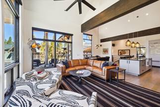 Living Area - Outside The Bubble - Breckenridge Vacation Rental Living Area - Outside The Bubble - Breckenridge Vacation Rental