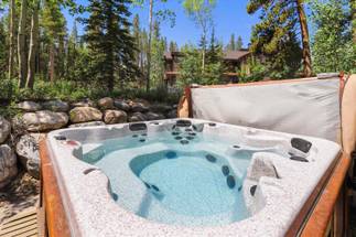 Hot Tub - Shock Hill Retreat - Breckenridge Vacation Rental Hot Tub - Shock Hill Retreat - Breckenridge Vacation Rental