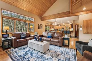 Living Area - Thin Air Inn - Breckenridge Vacation Rental Living Area - Thin Air Inn - Breckenridge Vacation Rental