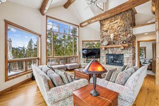 Living Area - Dunkin Hill Lodge - Breckenridge Vacation Rental Living Area - Dunkin Hill Lodge - Breckenridge Vacation Rental