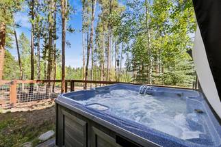 Hot Tub - Ski Inn - Breckenridge Vacation Rental Hot Tub - Ski Inn - Breckenridge Vacation Rental