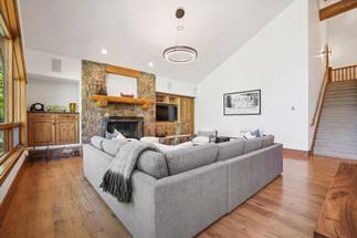 Living Area - Ski Inn - Breckenridge Vacation Rental Living Area - Ski Inn - Breckenridge Vacation Rental