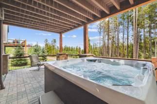 Hot Tub - Breck Mountain Getaway - Breckenridge Vacation Rental Hot Tub - Breck Mountain Getaway - Breckenridge Vacation Rental