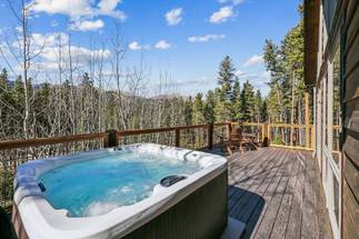 Hot Tub - Mountain Serenity Retreat - Blue River Vacation Rental Hot Tub - Mountain Serenity Retreat - Blue River Vacation Rental