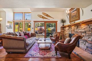 Living Area - 4 O'Clock Lodge D25 - Breckenridge Vacation Rental Living Area - 4 O'Clock Lodge D25 - Breckenridge Vacation Rental