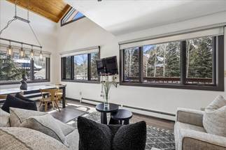 Living Area - Villa Mount Royal - Frisco Vacation Rental Living Area - Villa Mount Royal - Frisco Vacation Rental