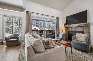 Living Area - 4 O'Clock Lodge D27 - Breckenridge Vacation Rental Living Area - 4 O'Clock Lodge D27 - Breckenridge Vacation Rental