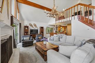 Living Area - Tenderfoot Basecamp - Dillon Vacation Rental Living Area - Tenderfoot Basecamp - Dillon Vacation Rental