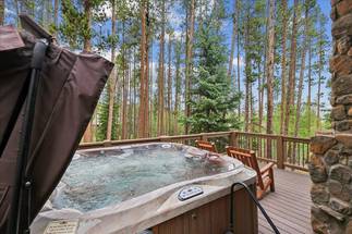 Hot Tub - Highland Heaven - Breckenridge Vacation Rental Hot Tub - Highland Heaven - Breckenridge Vacation Rental